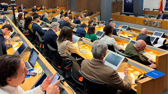 La logística gestionará durante el Black Friday y la Navidad un 8,7% más de envíos que en 2024