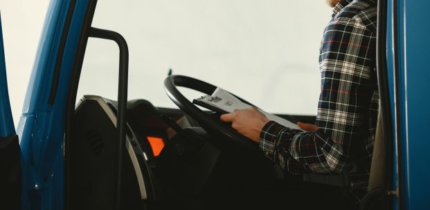 UNO pide incluir a los conductores de camión en el Catálogo de Ocupaciones de Difícil Cobertura