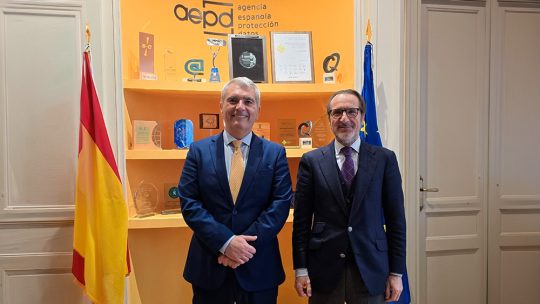 UNO presenta a la AEPD dos modelos de evaluación para reforzar la protección de datos en la entrega de paquetes